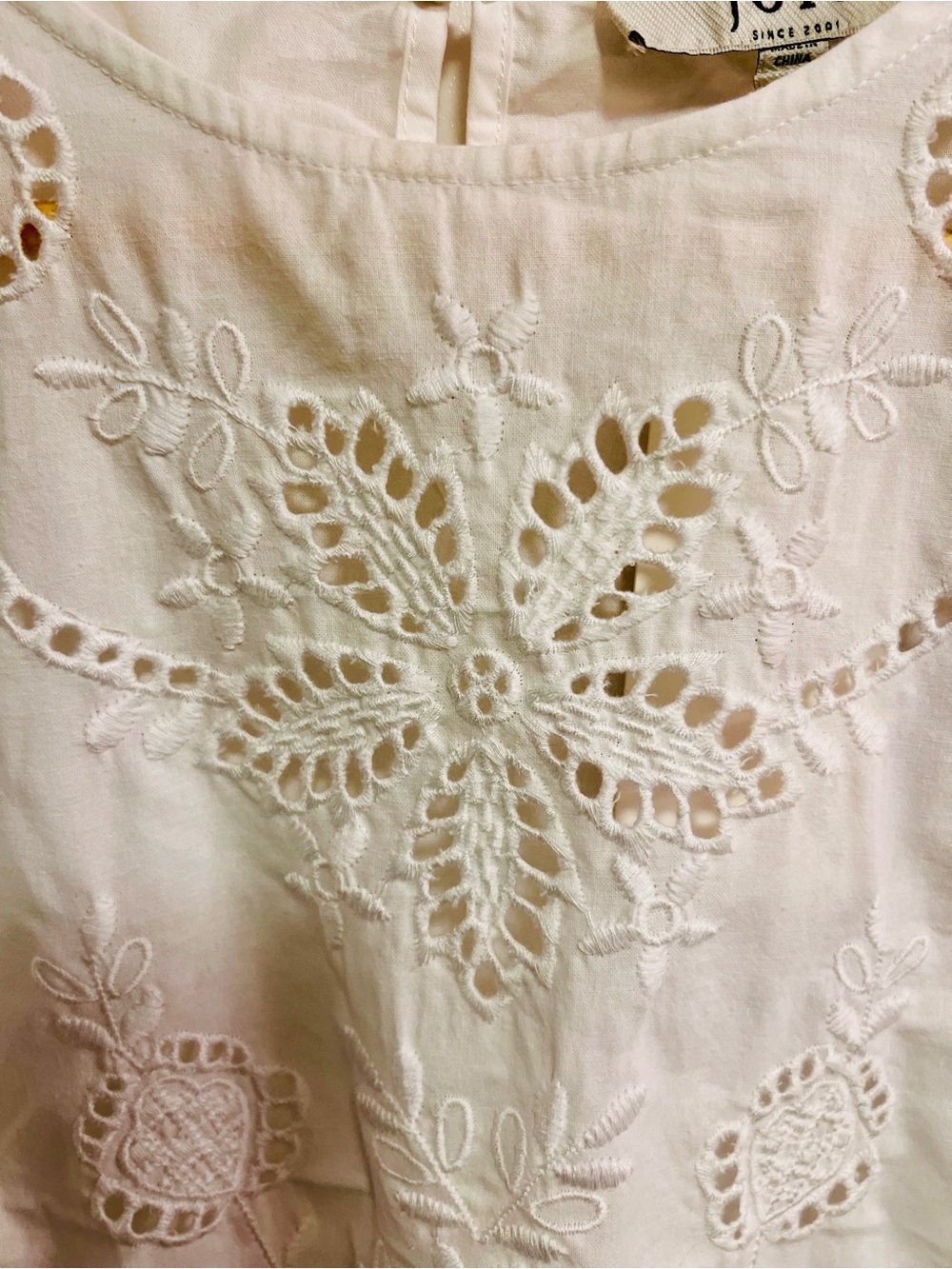 Joie Ivory Eyelet Embroidered Flutter Sleeve Cotton Blouse NWT Medium - Picture 8 of 12